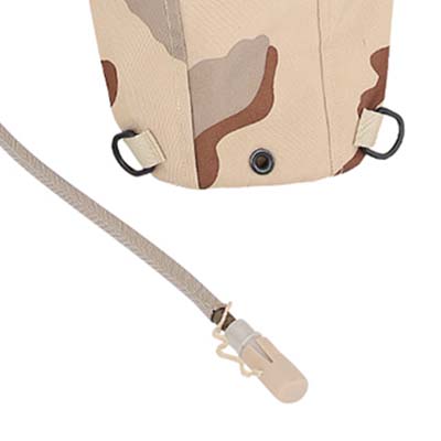 morsure de sac d'hydratation militaire