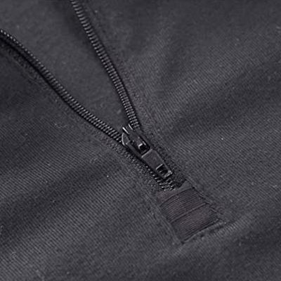 Chemise de combat grise à fermeture éclair sur le quart