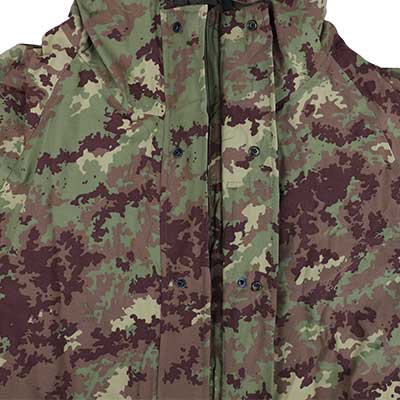 Fermeture de la patte coupe-vent de l'armée par fermeture éclair et bouton-pression