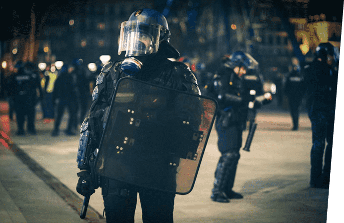 CONTRÔLE ANTI-ÉMEUTE
